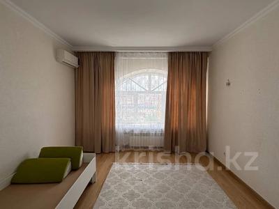 2-комнатная квартира · 68.5 м² · 8/8 этаж, Алии Молдагуловой за 20.5 млн ₸ в Актобе