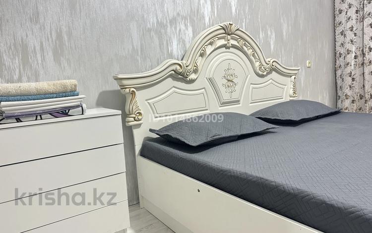 1-бөлмелі пәтер · 50 м² · 2/5 қабат, 1 ш/а, АБИЛХАЙРХАН 67 Б — Океан остановка - Напротив Нурдаулета - Центр. Стадион - Клиника Айгерим - Воинская Часть - Акимат- Багетто кафе., бағасы: 2 000 ₸ в Актобе, мкр 5 — фото 2