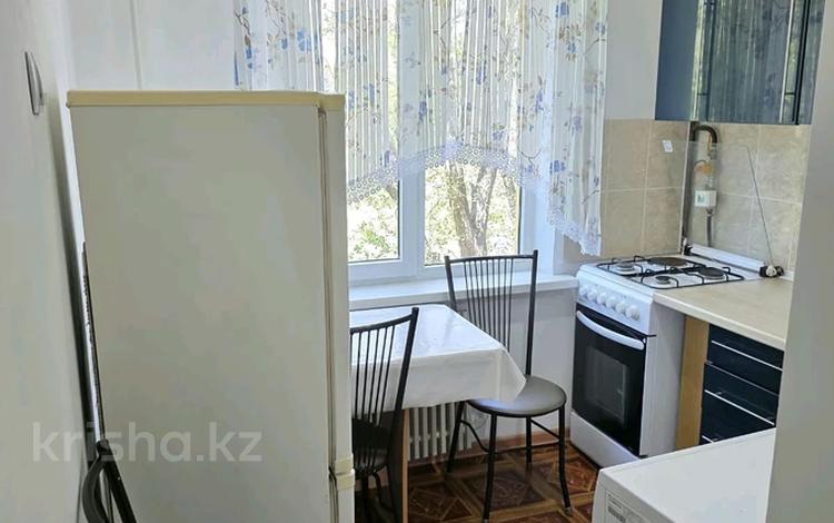 1-комнатная квартира · 32 м² · 3/5 этаж, 3микр 21 за 140 000 ₸ в Конаеве — фото 2