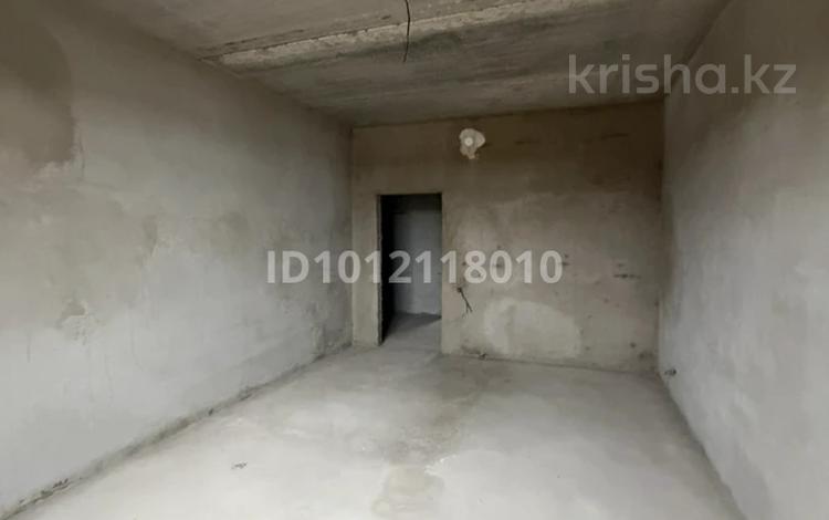 3-бөлмелі пәтер · 112 м², мкр. Алтын орда 226/6, бағасы: 33 млн ₸ в Актобе — фото 2