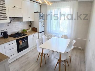 4-комнатная квартира · 82.5 м² · 5/5 этаж, мкр Аксай-3 33 за 61 млн ₸ в Алматы, Ауэзовский р-н