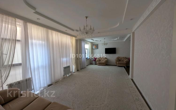 4-бөлмелі пәтер · 180 м² · 7/11 қабат, 17-й мкр 18, бағасы: 450 000 ₸ в Актау — фото 2