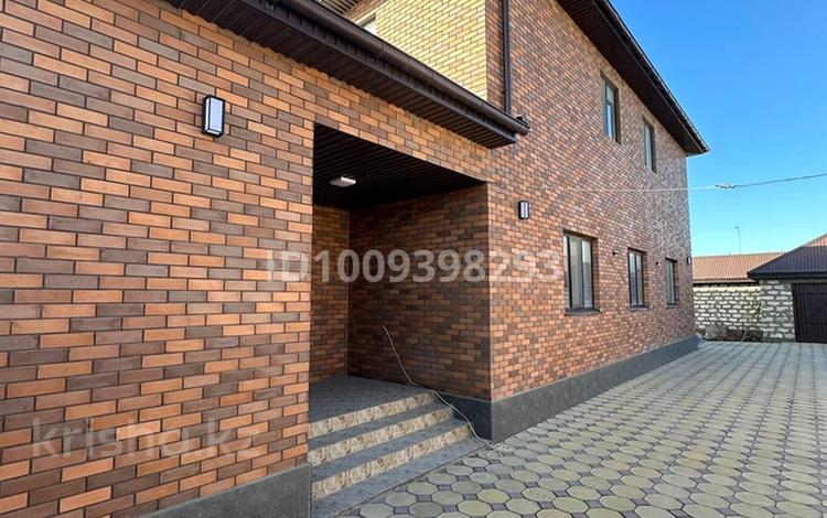 Жеке үй · 8 бөлме · 320 м² · 10 жүзд., мкр Жулдыз, 15, бағасы: 80 млн ₸ в Атырау — фото 2