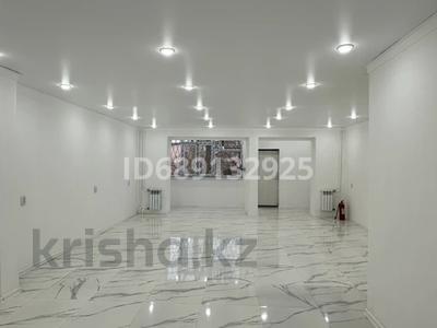 Офисы, магазины и бутики, салоны красоты · 65 м² за 280 000 〒 в Актау, 26-й мкр