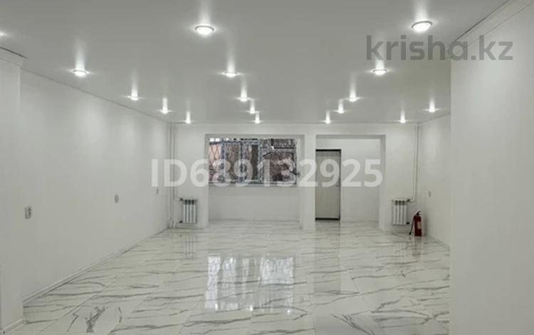 Офисы, магазины и бутики, салоны красоты · 65 м² за 250 000 ₸ в Актау, 26-й мкр — фото 2