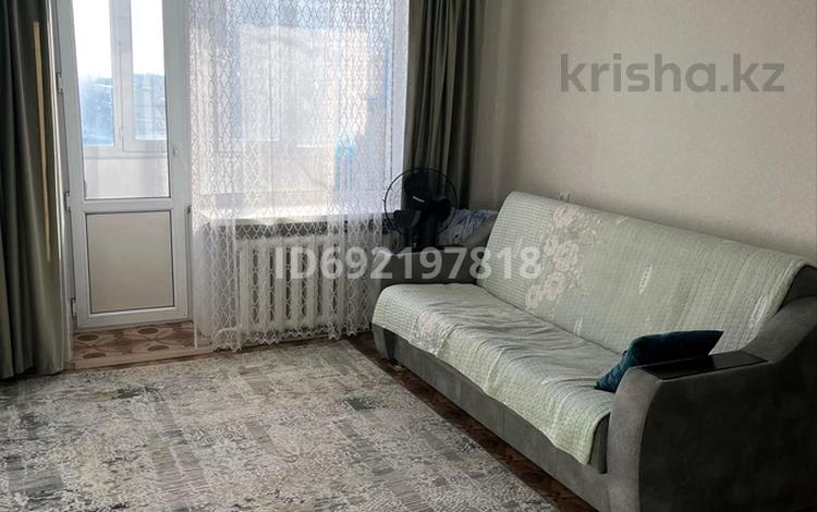 3-бөлмелі пәтер, 50 м², 5/5 қабат, Боровская 44 — БТИ , МЕД СЕРВИС, бағасы: 18 млн 〒 в Щучинске — фото 2