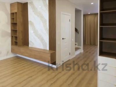 Часть дома · 4 комнаты · 106 м² · 2 сот., мкр Уркер 10 за ~ 74.7 млн ₸ в Астане, Нура р-н