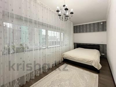 3-комнатная квартира, 95 м², 4/43 этаж помесячно, Достык 5 за 380 000 〒 в Астане, Есильский р-н