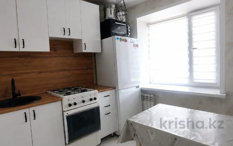 1-бөлмелі пәтер · 31.5 м² · 2/5 қабат, 6-шағынаудан — 45-й квартал, бағасы: 12 млн ₸ в Караганде, Казыбек би р-н — фото 2