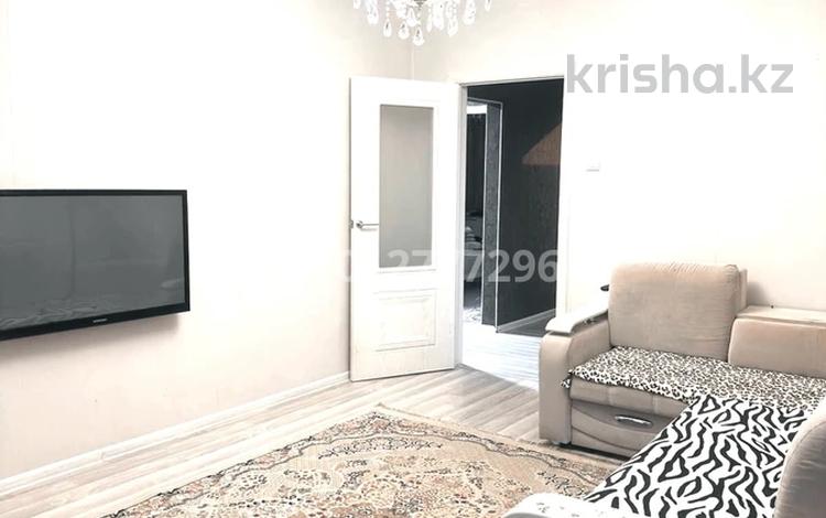 2-бөлмелі пәтер · 56 м² · 8/9 қабат, 5 микрорайон 9, бағасы: 150 000 ₸ в Аксае — фото 3
