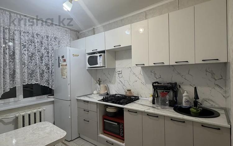 3-комнатная квартира · 65 м² · 4/5 этаж, строитель за 21.5 млн ₸ в Уральске — фото 2