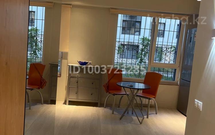 1-бөлмелі пәтер · 36.5 м² · 1/5 қабат, Сырым Батыр 80Б, бағасы: 240 000 ₸ в Алматы — фото 2