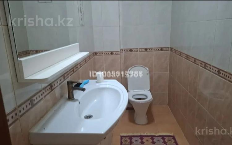 2-бөлмелі пәтер · 80 м² · 4/4 қабат, Ғазиза Жубанова — Напротив Народной Концелярий, бағасы: 150 000 ₸ в Актобе — фото 2
