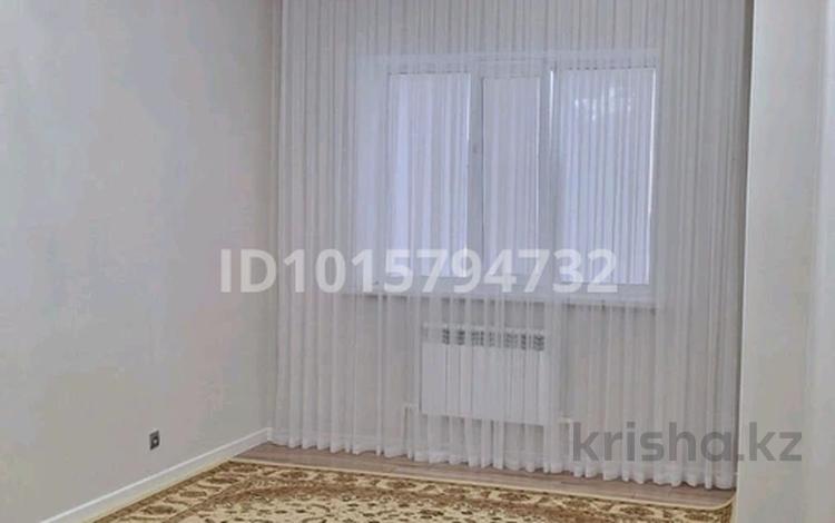 2-бөлмелі пәтер · 82.5 м² · 2/5 қабат, Алтын орда ш/а., Тауелсиздик 7Г, бағасы: 32 млн ₸ в Актобе, мкр. Алтын орда — фото 2