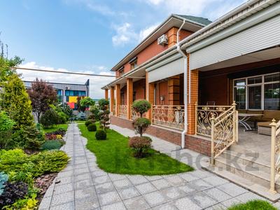 Продажа домов и дачи в Алматы: Отдельный дом · 6 комнат · 350 м² · 8 сот., мкр Акжар, Салык Зиманова за 250 млн 〒 Отдельный дом · 6 комнат · 350 м² · 8 сот., мкр Акжар, Салык Зиманова за 250 млн 〒 в Алматы, Наурызбайский р-н
