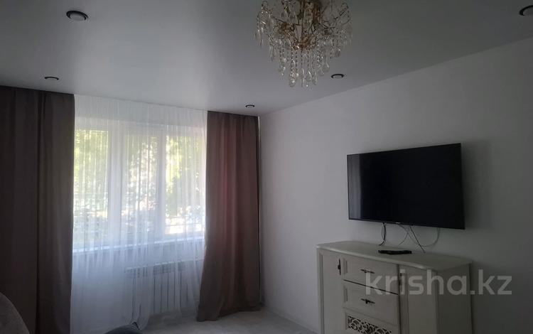 2-комнатная квартира · 56 м² · 1/5 этаж, мкр 8 39 за 15 000 ₸ в Актобе — фото 2