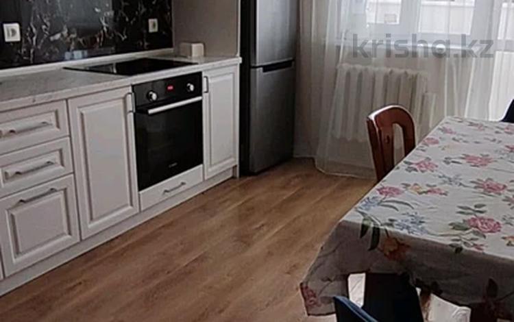 3-бөлмелі пәтер · 100 м² · 15/19 қабат, Кабанбай-батыра 4/2, бағасы: 400 000 ₸ в Астане — фото 3