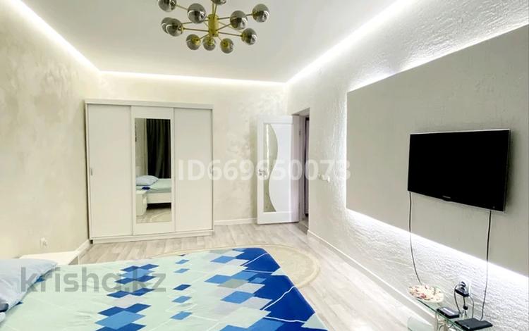 1-комнатная квартира · 52 м² · 1/9 этаж, мкр. Алмагуль, Алмагуль 9 — Вокзала за 13 000 ₸ в Атырау — фото 21
