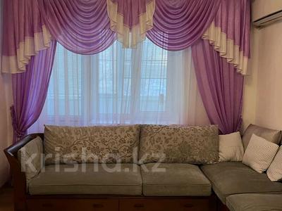2-бөлмелі пәтер · 100 м² · 1/5 қабат, Сырым Датова 14, бағасы: 11 000 ₸ в Атырау