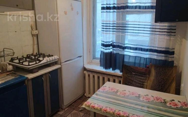 3-комнатная квартира, 60 м², 2/5 этаж помесячно, Желтоксан 20/1