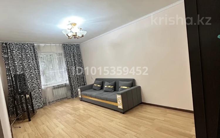 1-бөлмелі пәтер · 33 м² · 1/5 қабат, Айнабұлақ-2 ш/а. 60, бағасы: 180 000 ₸ в Алматы, Жетысуский р-н — фото 2