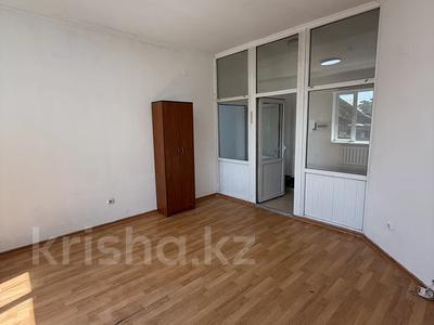 Свободное назначение, офисы, образование, кабинеты и рабочие места · 300 м² за 400 000 ₸ в Алматы, Ауэзовский р-н