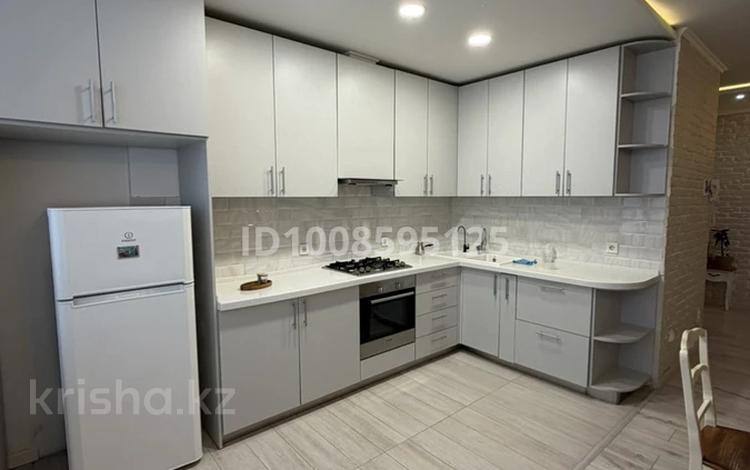 3-комнатная квартира · 94 м² · 4/4 этаж, мкр Нурсая 11 — Возле детского садика за 27.8 млн 〒 в Атырау — фото 2