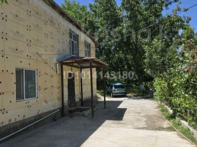 Жеке үй · 7 бөлме · 250 м² · 12 жүзд., Бейбитшилик 10, бағасы: 15.5 млн ₸ в Акбулак