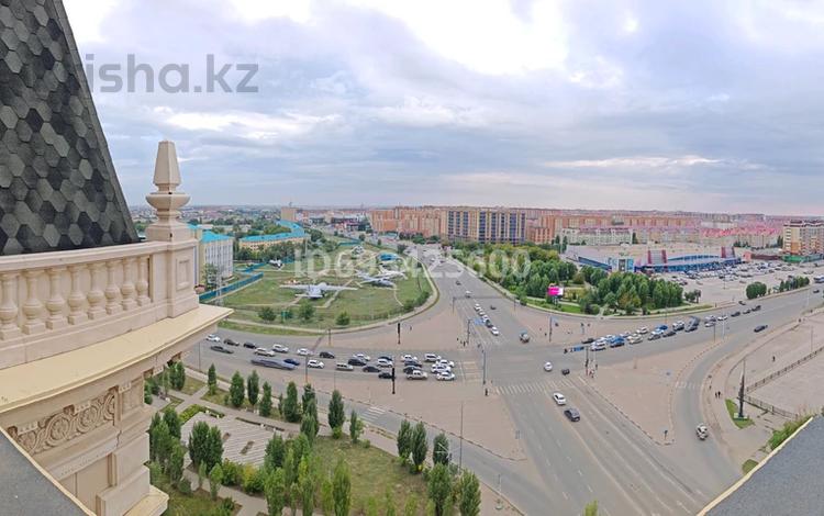 5-комнатная квартира · 208 м² · 11/11 этаж, Алии Молдагуловой 44 — Гипермаркет "Дина" за 129 млн 〒 в Актобе — фото 52