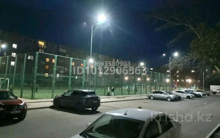 2-комнатная квартира · 47 м² · 1/5 этаж, Майкудук, Майкудук, 16й микрорайон 28 за 10 млн ₸ в Караганде, Алихана Бокейханова р-н — фото 2