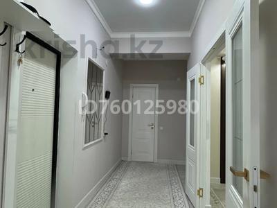 Пәтерлер в Туркестанской обл.: 2-бөлмелі пәтер · 67 м² · 2/5 қабат, 15 114 — Отырар мкр Жаңа Қала, бағасы: 22.5 млн 〒 2-бөлмелі пәтер · 67 м² · 2/5 қабат, 15 114 — Отырар мкр Жаңа Қала, бағасы: 22.5 млн 〒 в Туркестане