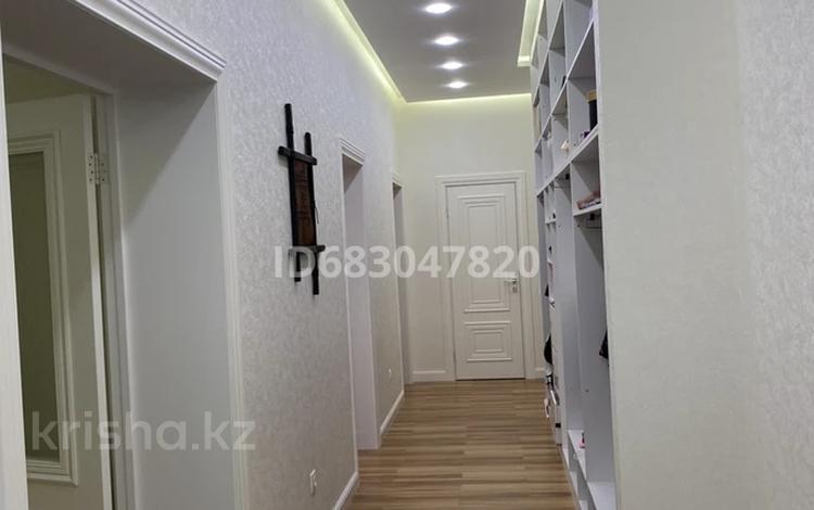 3-комнатная квартира, 118 м², 9/9 этаж, Нажимиденова 13 за 68 млн 〒 в Астане, Алматы р-н — фото 2