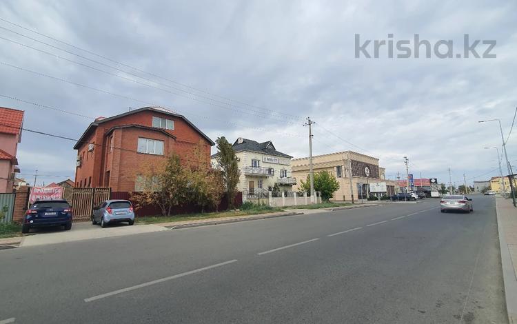 Отдельный дом · 6 комнат · 250 м² · 9 сот., Темирханова 4б за 98 млн 〒 в Атырау — фото 2