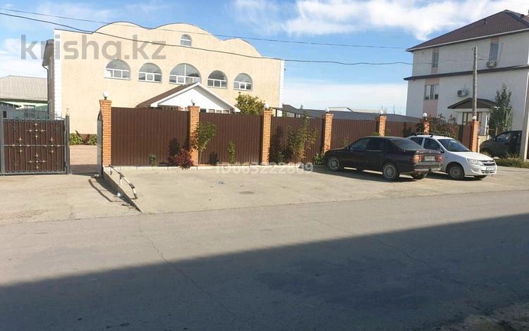 Отдельный дом · 6 комнат · 500 м² · 1 сот., мкр Атырау, Мкр.Атырау за 1.2 млн 〒 — фото 5