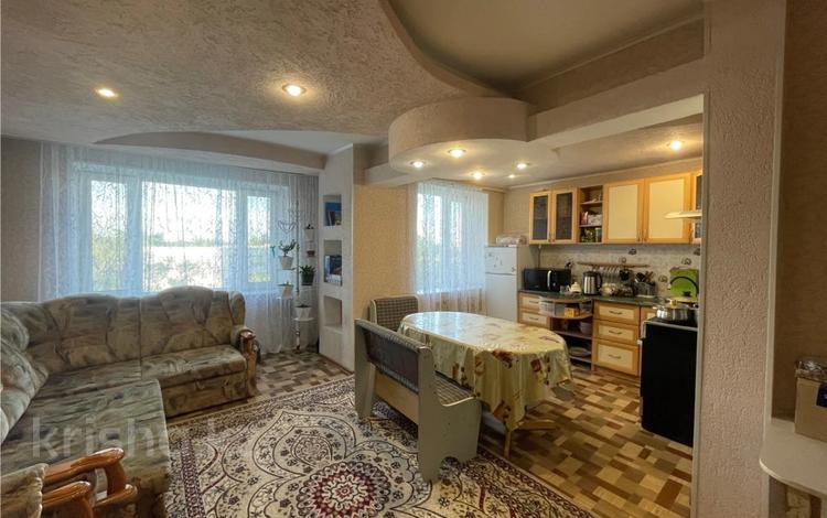 3-комнатная квартира · 69.7 м² · 5/9 этаж, пр. Металлургов за 15.5 млн ₸ в Темиртау — фото 2