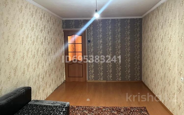 2-комнатная квартира, 53 м², 2/5 этаж помесячно, мкр Аксай-3А 3 — Толе би Яссами