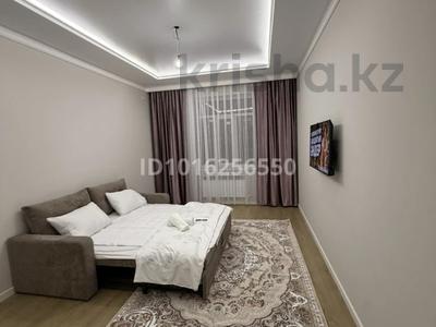 1-бөлмелі пәтер · 55 м² · 1/7 қабат, Алтын орда ш/а. 50Л — Мустафа шокай и Мангилик ел, бағасы: 15 000 ₸ в Актобе, мкр. Алтын орда