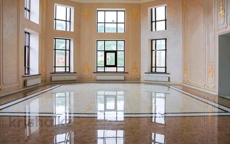 Отдельный дом · 12 комнат · 2000 м² · 40 сот., мкр Коктобе, Омаровой за 10 млн ₸ в Алматы, Медеуский р-н — фото 6