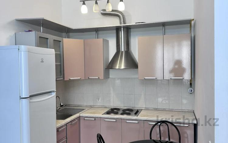 2-комнатная квартира · 50 м² · 1/4 этаж, Жарбосынова 84/2 — Возле Somerset за 12 000 ₸ в Атырау, мкр Авангард-4 — фото 2