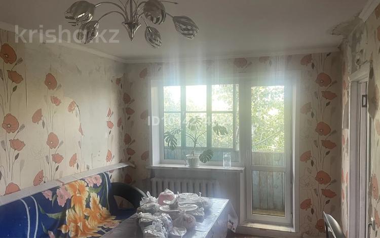3-комнатная квартира · 48.8 м² · 5/5 этаж, Майкудук, 15й микрорайон 16 за 11 млн ₸ в Караганде, Алихана Бокейханова р-н — фото 2