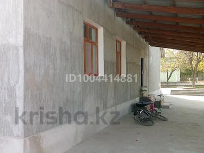 Отдельный дом · 7 комнат · 168 м² · 12 сот., Массив спутник 6 қиылыс 75 — Ескі полициядағы светофордан тіке өтіп 6 қиылыс за 18 млн 〒 в Шубарсу