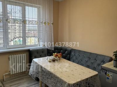 3-бөлмелі пәтер · 93 м² · 7/10 қабат, Ақбұлақ ш/а., Чуланова 145 — Момышұлы - Рысқұлова, бағасы: 54 млн ₸ в Алматы, Алатауский р-н