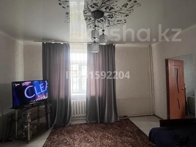 3-комнатная квартира · 65 м² · 1/2 этаж, Ауэзова 62 — Пересечение Ауэзова-Шокая. Рядом 2 школа. Район старого военкомата за 11 млн ₸ в Кентау