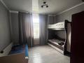 3-комнатная квартира · 65 м² · 1/2 этаж, Ауэзова 62 — Пересечение Ауэзова-Шокая. Рядом 2 школа. Район старого военкомата за 11 млн ₸ в Кентау — фото 2