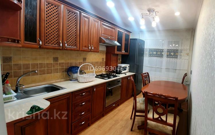 2-бөлмелі пәтер · 60 м² · 8/9 қабат, Жаңа қала ш/а., Бухар Жырау 63/4, бағасы: 270 000 ₸ в Караганде, Казыбек би р-н — фото 2