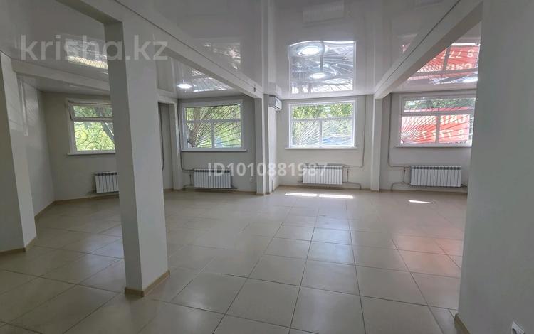 Свободное назначение, магазины и бутики · 186.6 м² за 700 000 ₸ в Усть-Каменогорске — фото 24