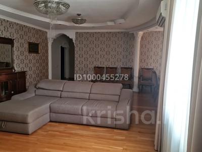 5-комнатная квартира · 189 м² · 3/9 этаж, Аханова 58 — Театр им.Станиславского за 109 млн 〒 в Караганде, Казыбек би р-н