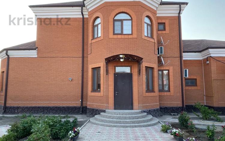 Отдельный дом · 8 комнат · 350 м² · 10 сот., ул. Хакназар хан 28 за 115 млн ₸ в Атырау, мкр Авангард-2 — фото 2