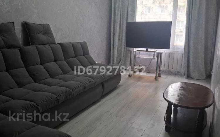 1-комнатная квартира · 52 м² · 3/5 этаж, Добролюбова за 15 000 ₸ в Усть-Каменогорске — фото 9