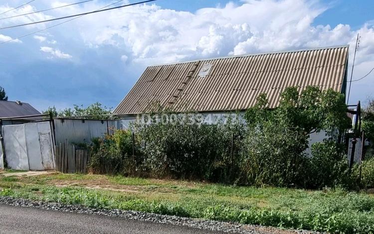 Отдельный дом · 5 комнат · 60 м² · 8 сот., Халела Досмухамедова 17 за 15 млн 〒 в Уральске — фото 2